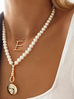 Naszyjnik perłowy ze złotą zawieszką Aphrodite NPE0158