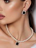 Naszyjnik perłowy z czarnym kryształkiem Majestic NPE0131