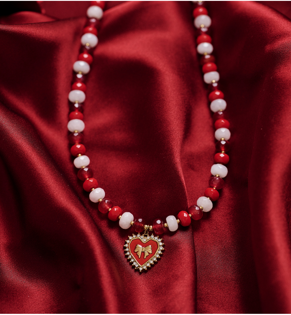 Naszyjnik czerwony z sercem i kokardką NPA1418