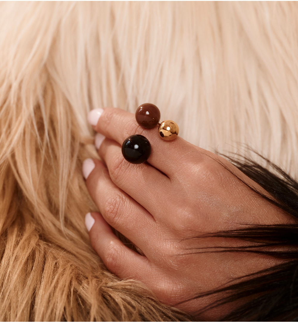 Pierścionek z kulkami w odcieniach czerni, brązu i złota PSA1106