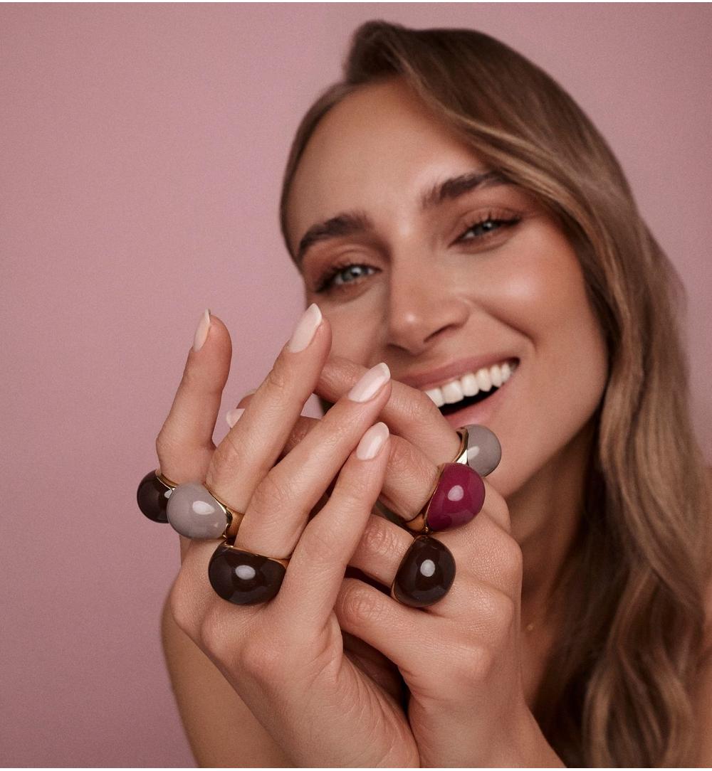 Pierścionek złoty z emalią w kolorze taupe PSA1248