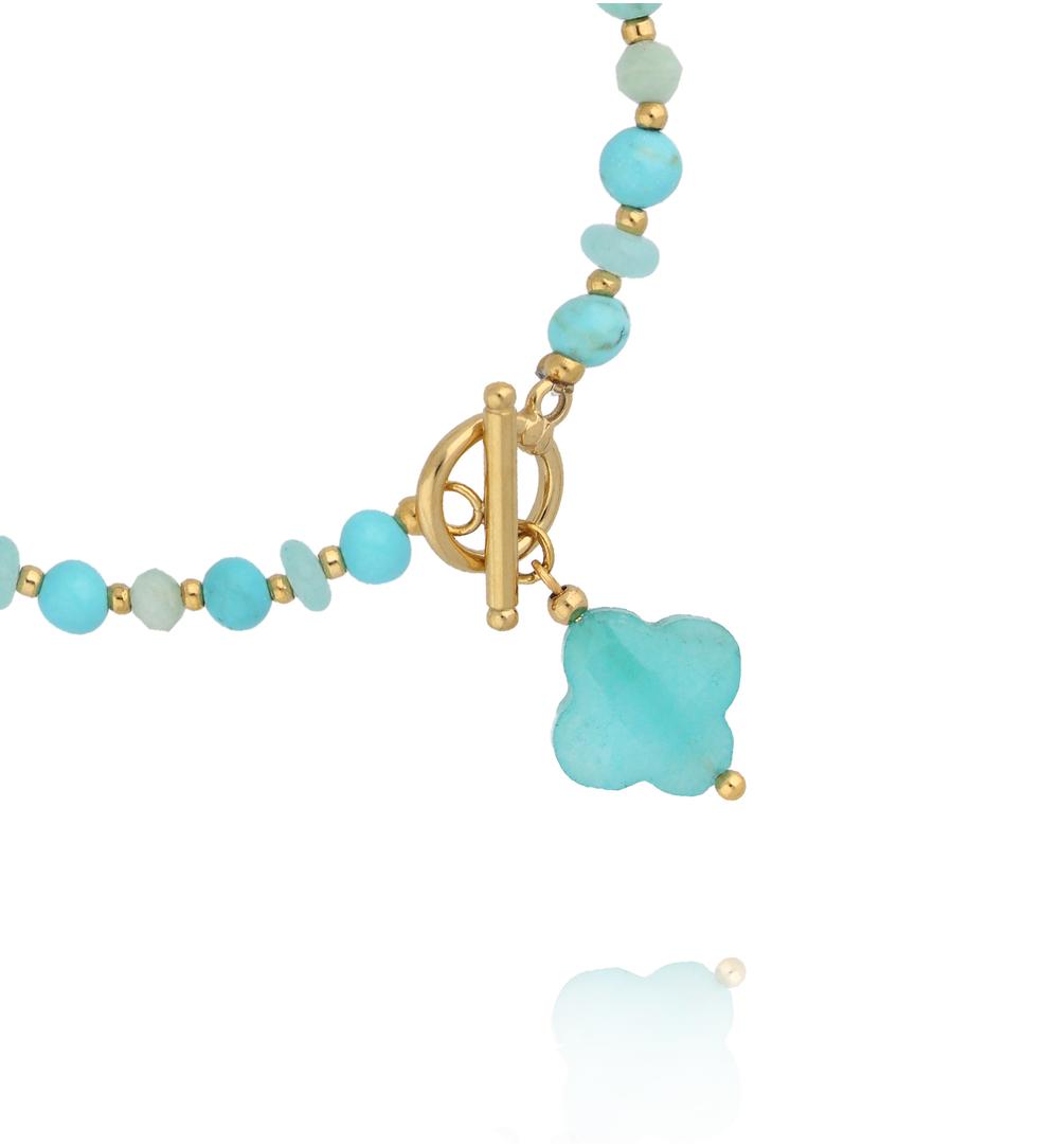 Bransoletka z amazonitami z koniczynką i złotym zapięciem BPA0643