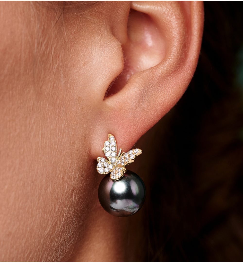 Kolczyki złocone z motylem i ciemną perłą KPE0191