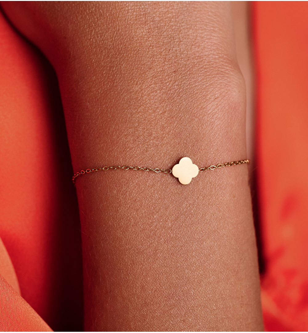 Złota bransoletka na łańcuszku z koniczynką BSY0546