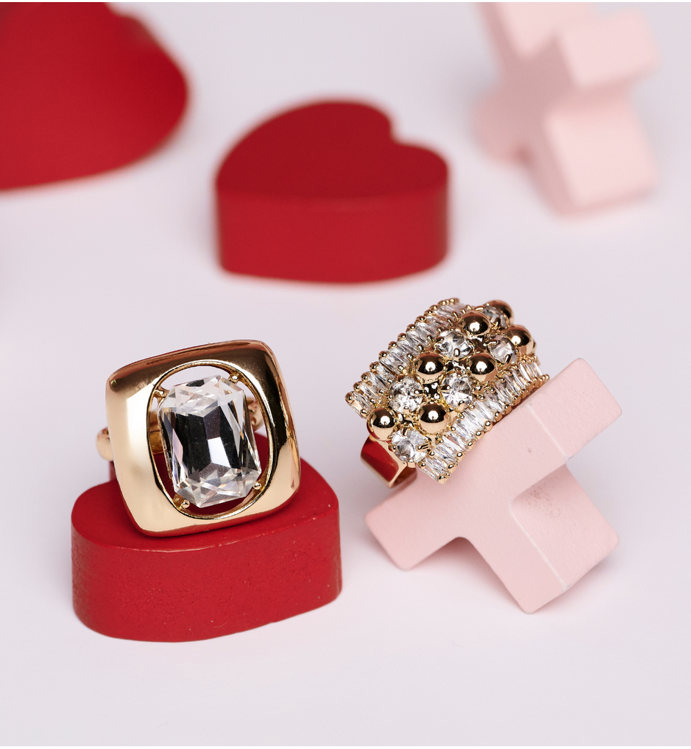 Pierścionek złocony z kulkami i kryształami PSS0217