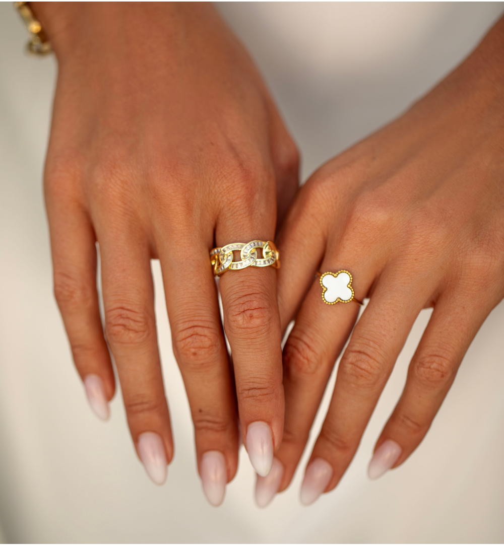 Pierścionek z białą koniczynką złoty PSY0015