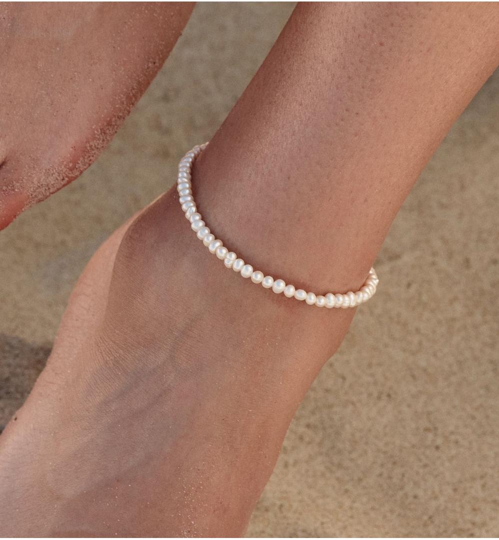 Bransoletka na nogę z perełkami Classic Pearls BNPE0016