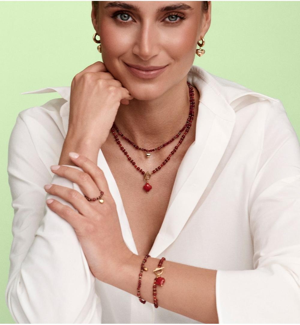 Bransoletka czerwona z koniczynką i złotym zapięciem BPA0639