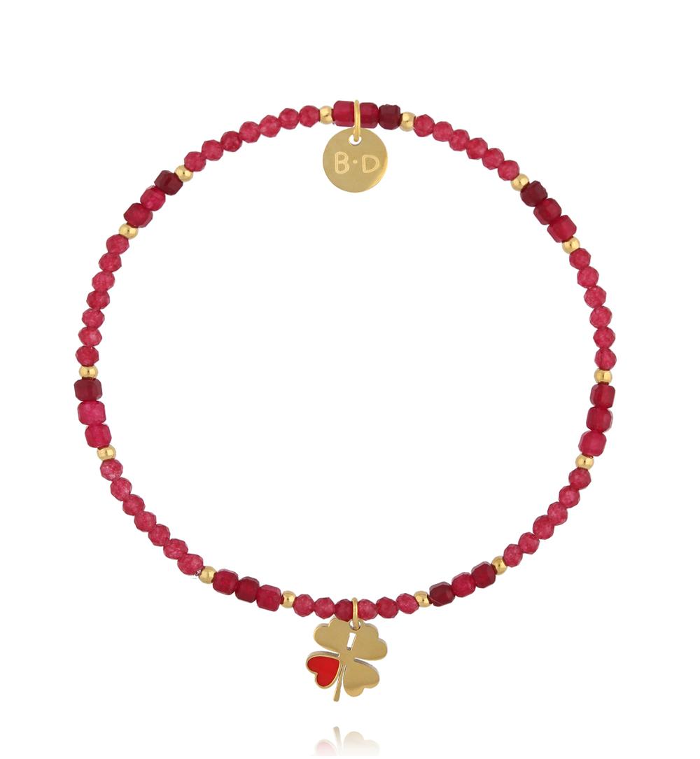 Bransoletka z czerwonego jadeitu z zawieszką koniczyny BTW3575