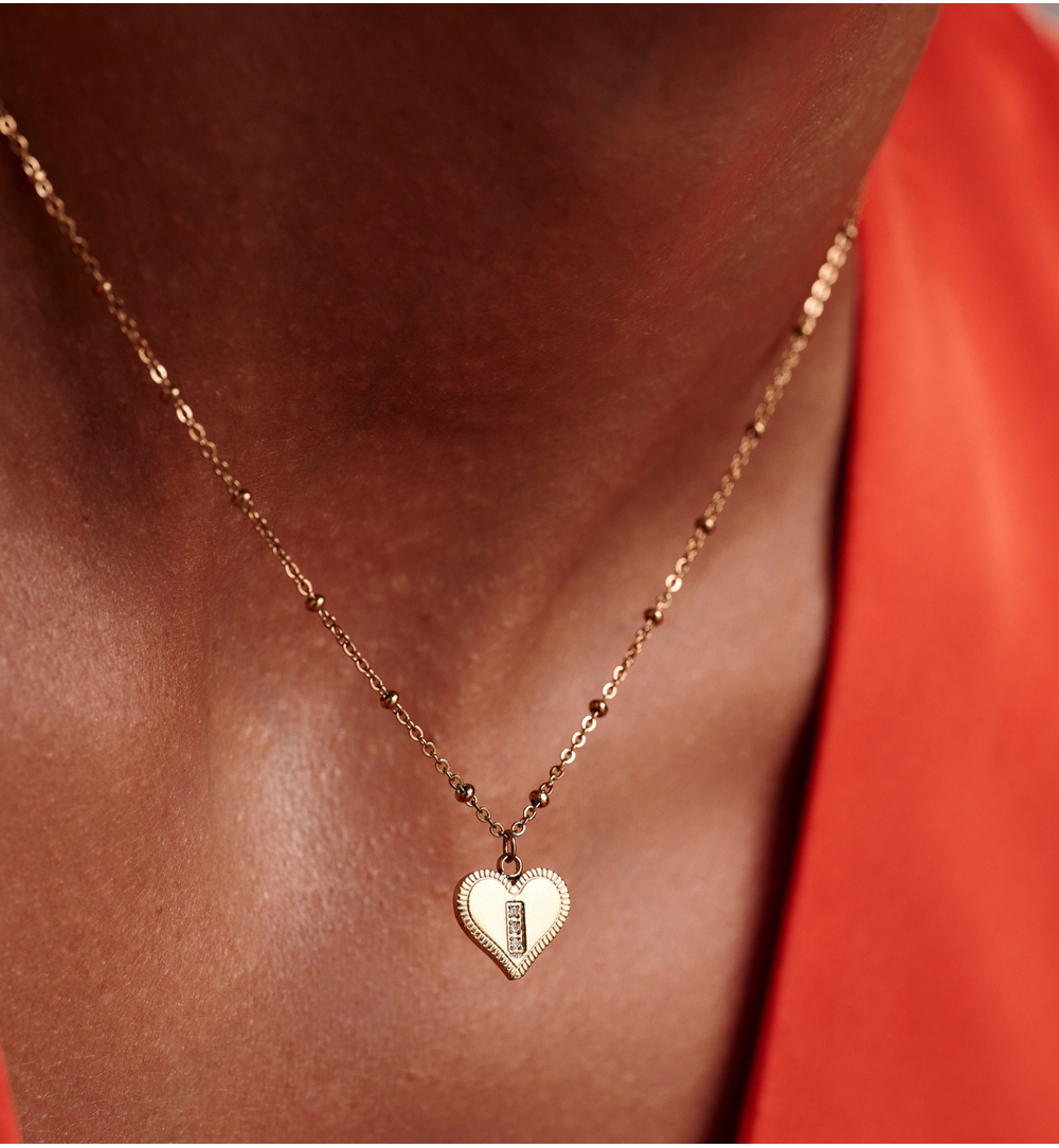 Naszyjnik z sercem i delikatnymi kryształkami NSY0779