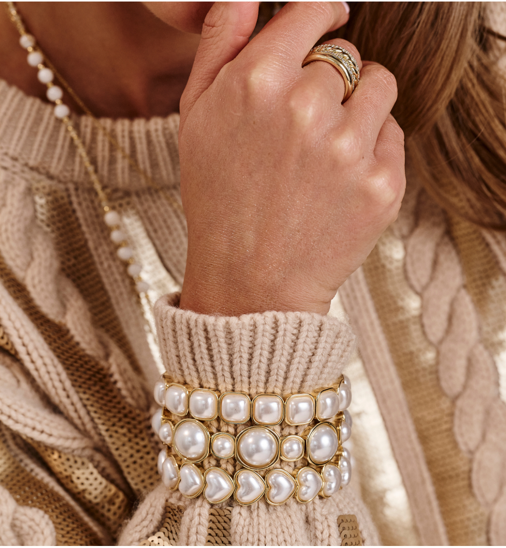 Bransoletka z perłami w kształcie serc BCR0027