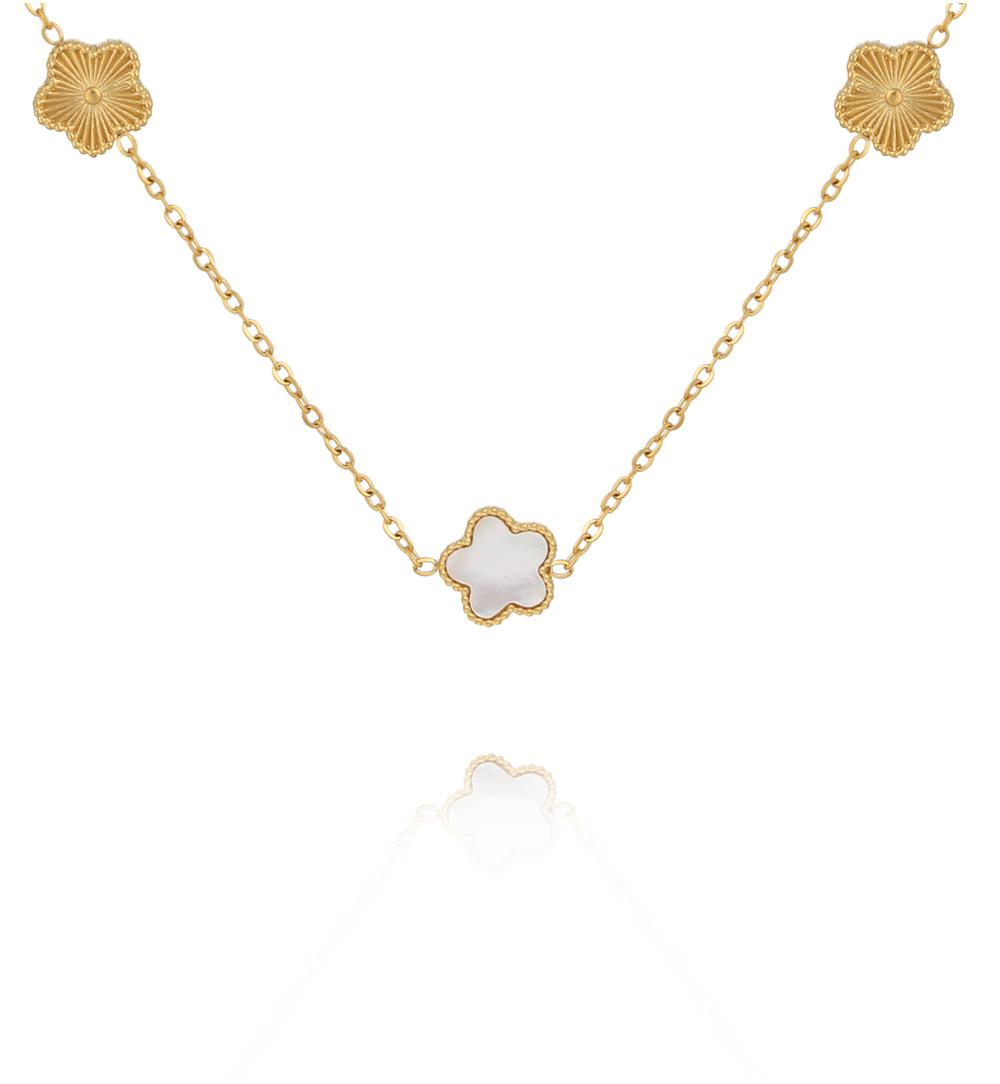 Naszyjnik z koniczynkami i kwiatowymi detalami na złotym łańcuszku NSY0883