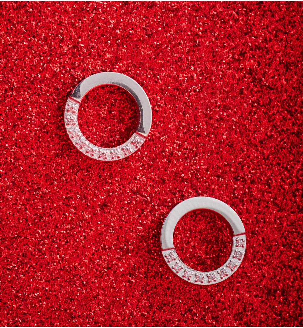 Kolczyki srebrne z cyrkoniami – minimalistyczne koła KSY0355