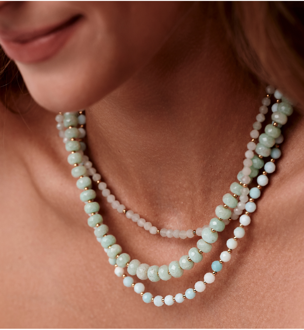 Naszyjnik z amazonitu z pozłacanymi akcentami NPA1575