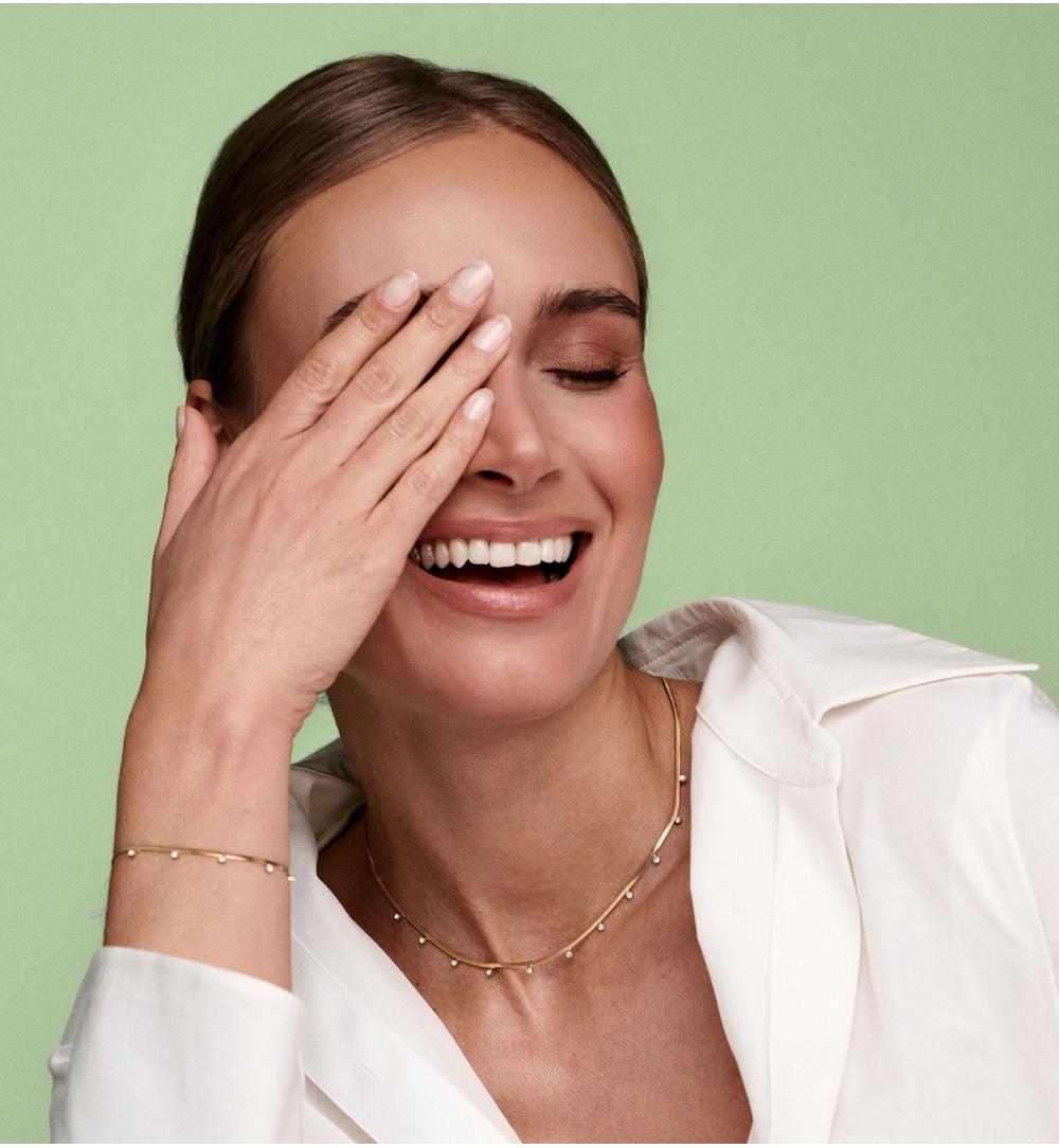 Bransoletka typu żmijka z zawieszkami z kryształkami BSY0619