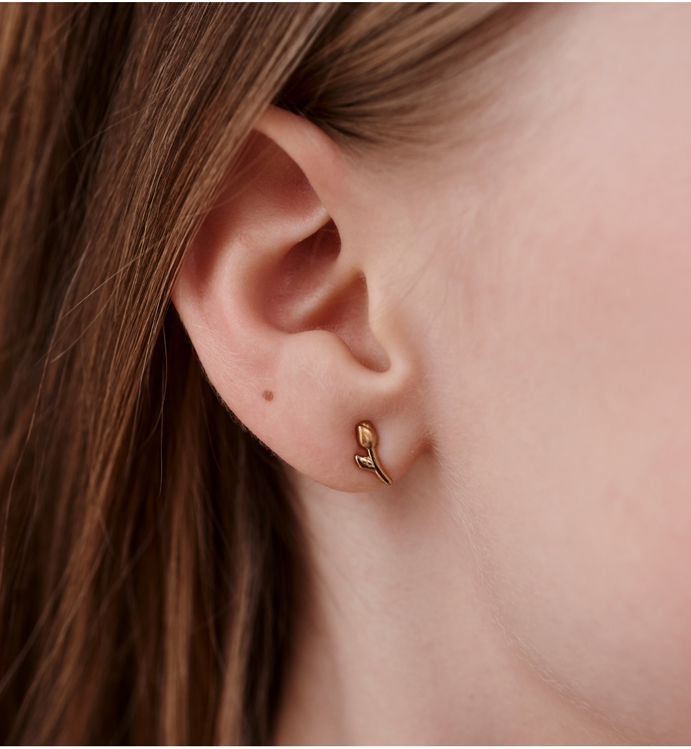 Kolczyki wkrętki w kształcie tulipana złote KSY0610