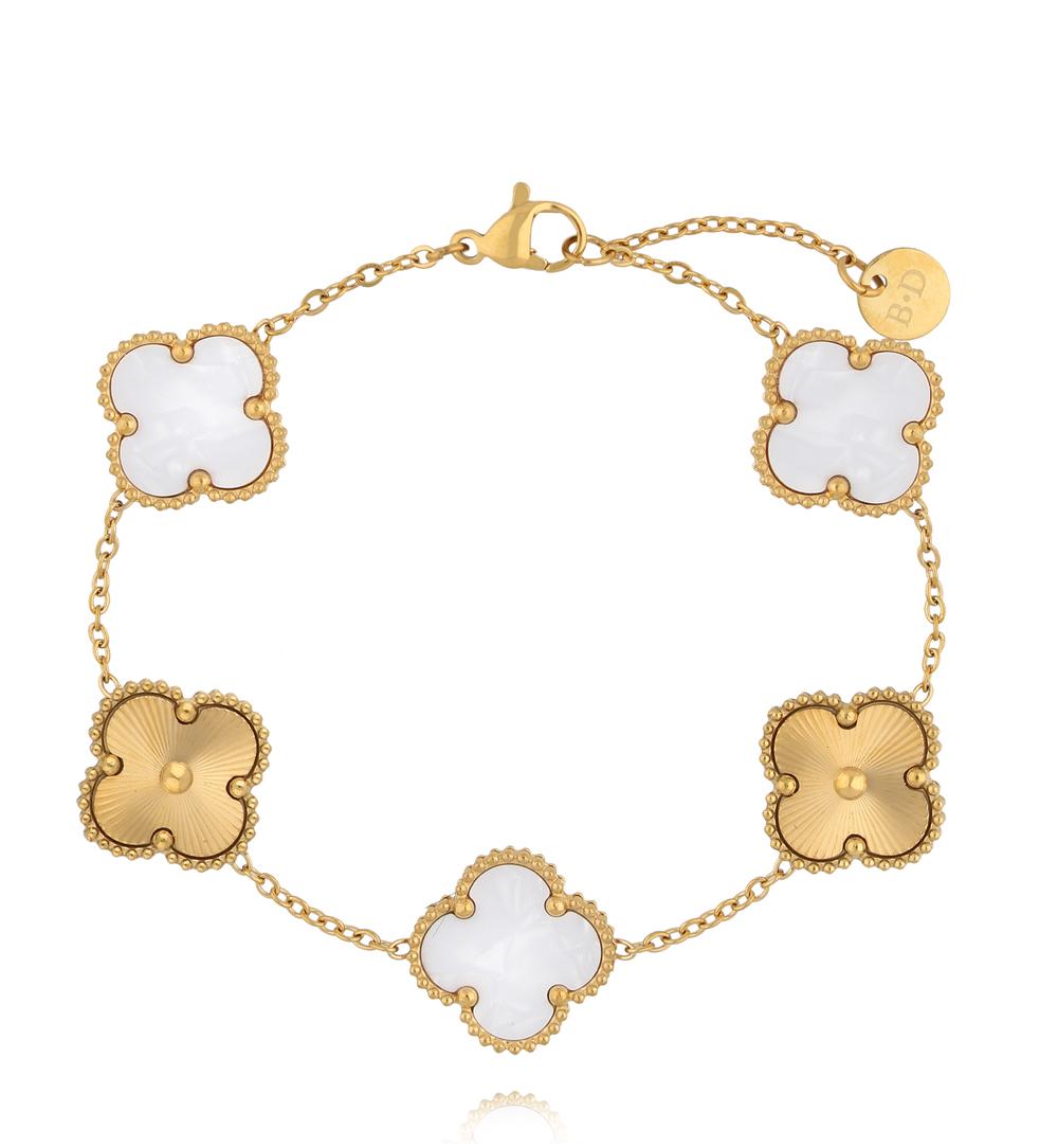 Bransoletka z białymi i złotymi koniczynkami BSY0558