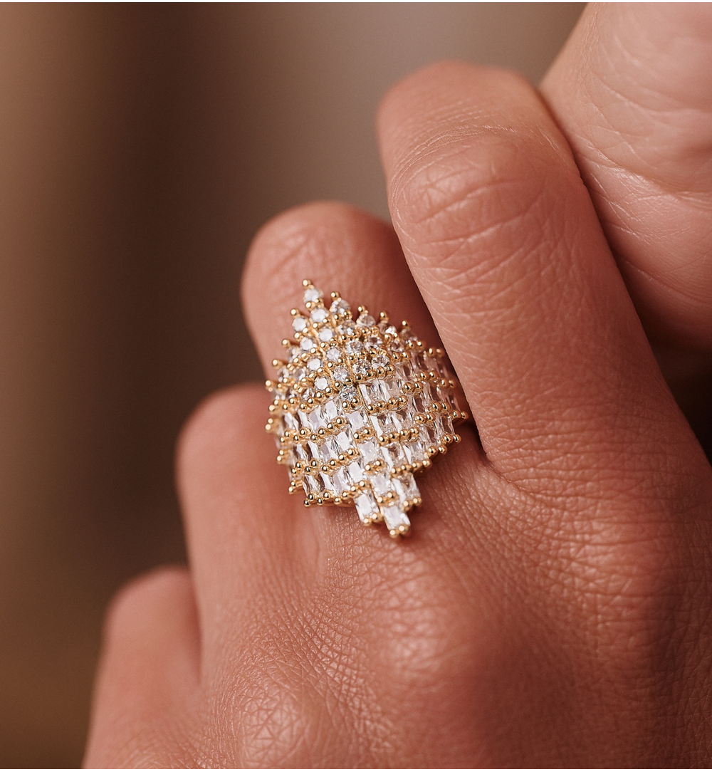 Zestaw biżuterii w odcieniu złota – odważna elegancja z nutą wieczorowego blasku ZN0016