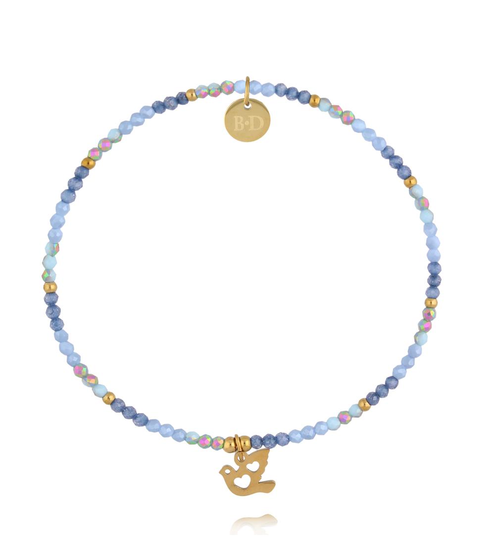 Bransoletka z niebieskich kryształków z zawieszką ptaszka BTW3684