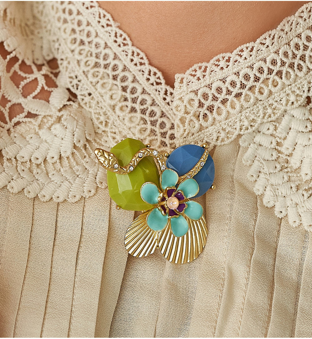 Broszka z kolorowym kwiatem i wężem Inyoka BRJO0002