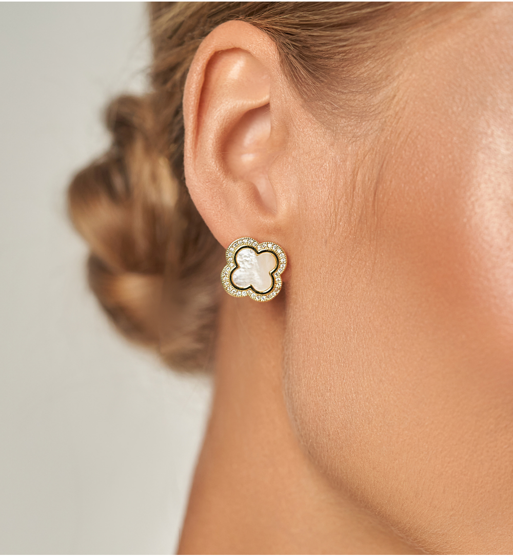 Zestaw biżuterii złoconej z motywem koniczynek z masą perłową ZN0051