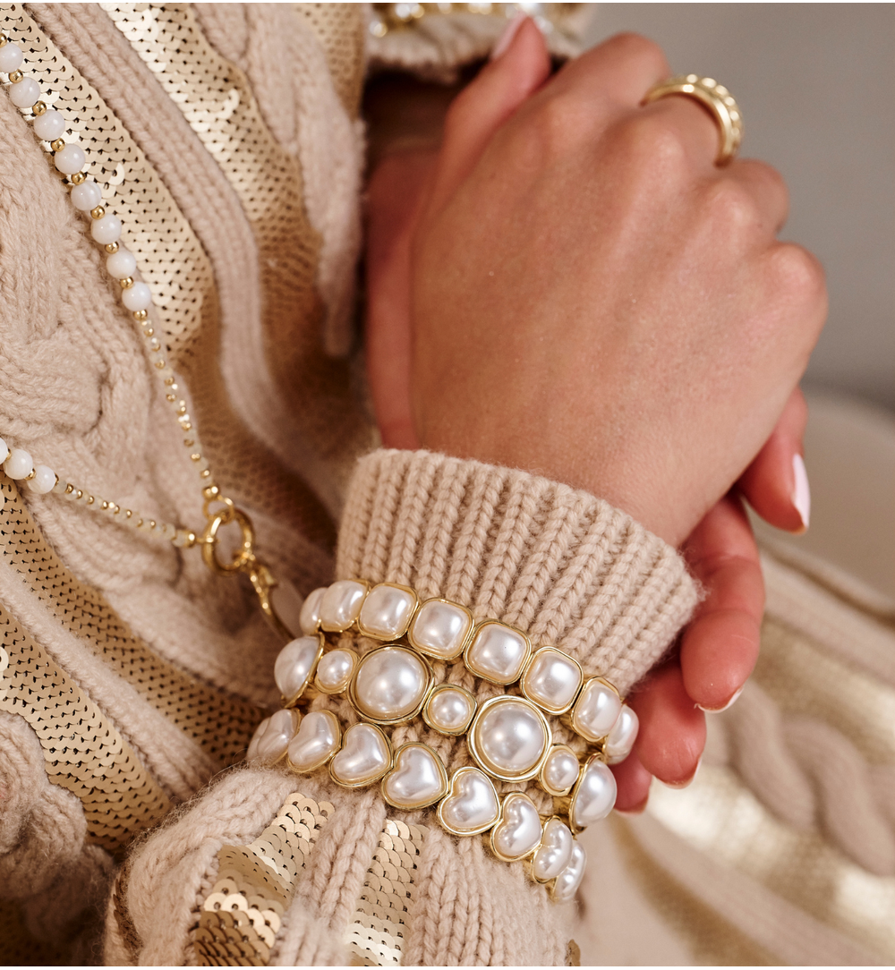 Bransoletka z perłami w kształcie serc BCR0027