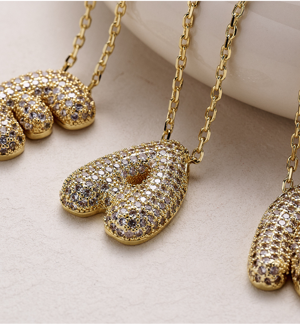 Naszyjnik złocony z literą A wysadzaną cyrkoniami NS0356