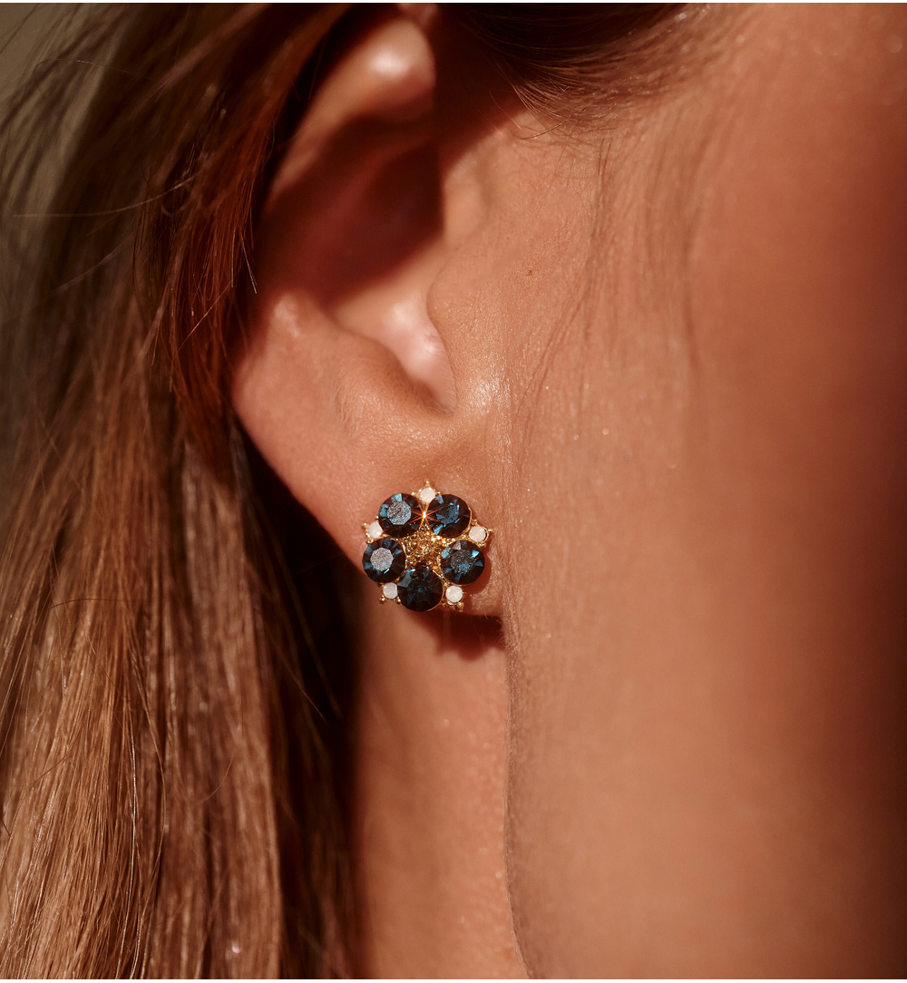 Kolczyki kwiatuszki z granatowymi kryształkami KSS2103