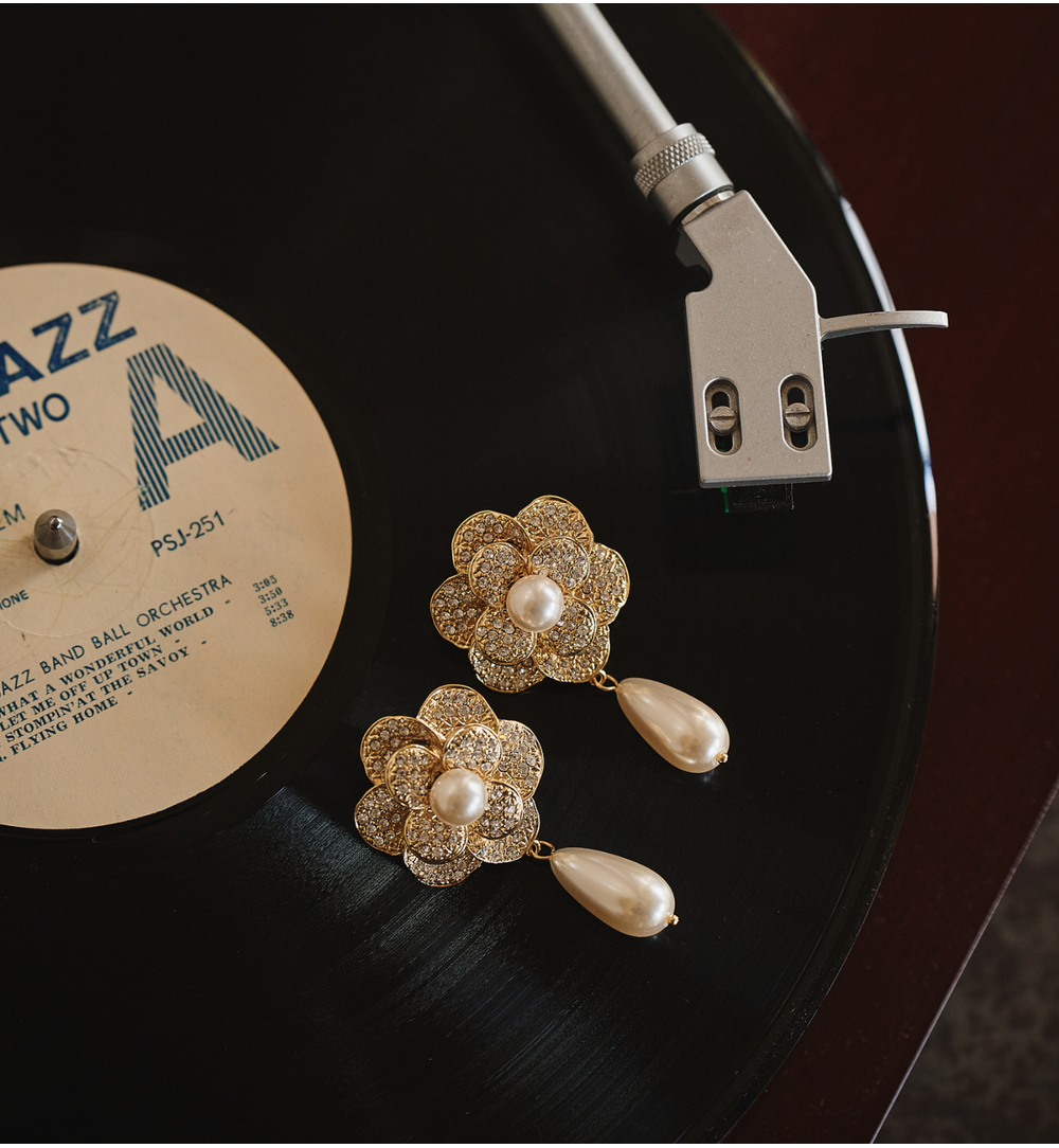 Kolczyki kwiaty z perłą i łezką KSS2135