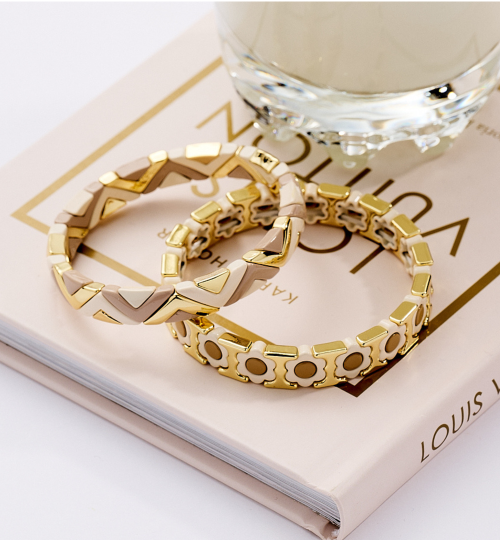 Bransoletka z motywem jodełki w beżach i złocie BCR0013