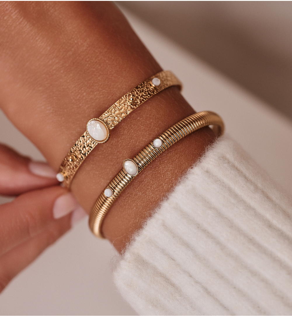 Bransoletka otwarta złocona z masą perłową BEA0012