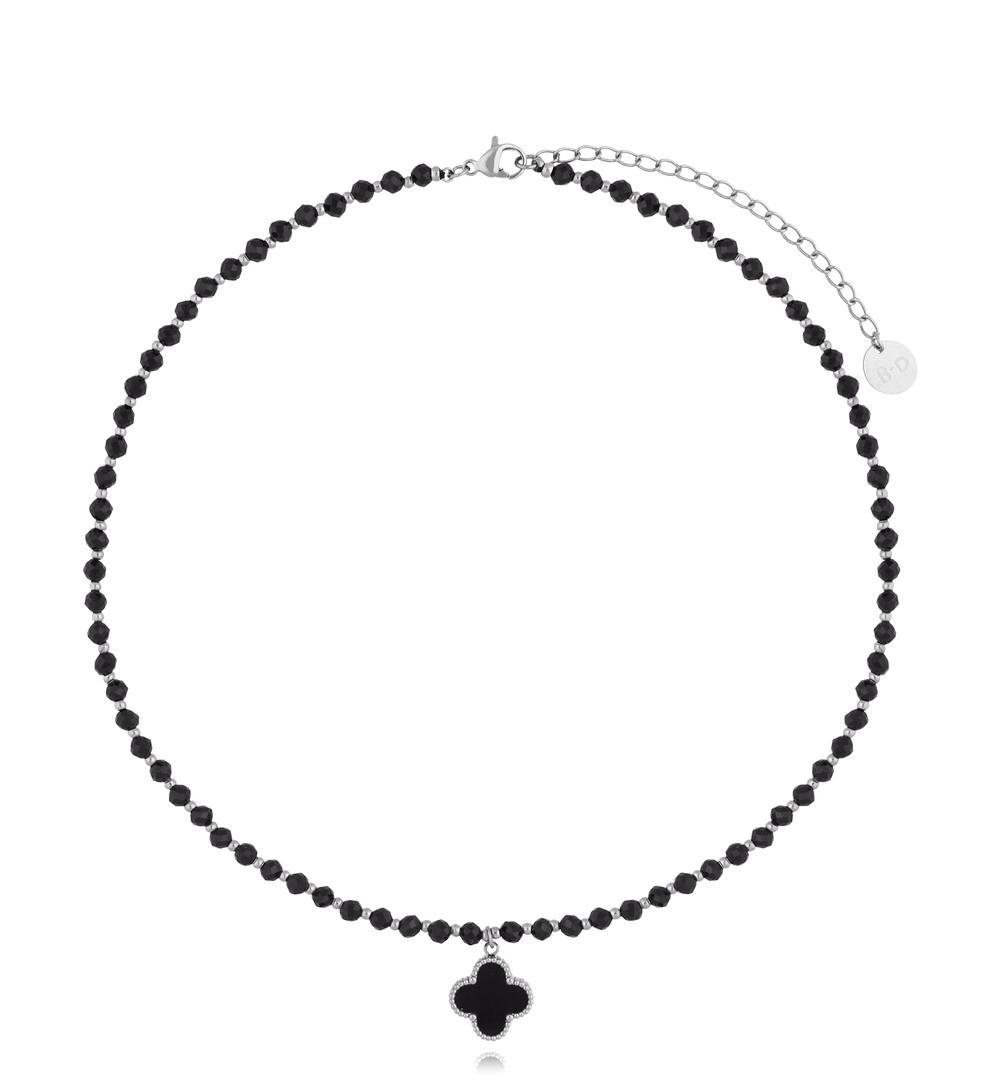 Naszyjnik z czarnych fasetowanych kamieni z koniczynką –  NTW1338