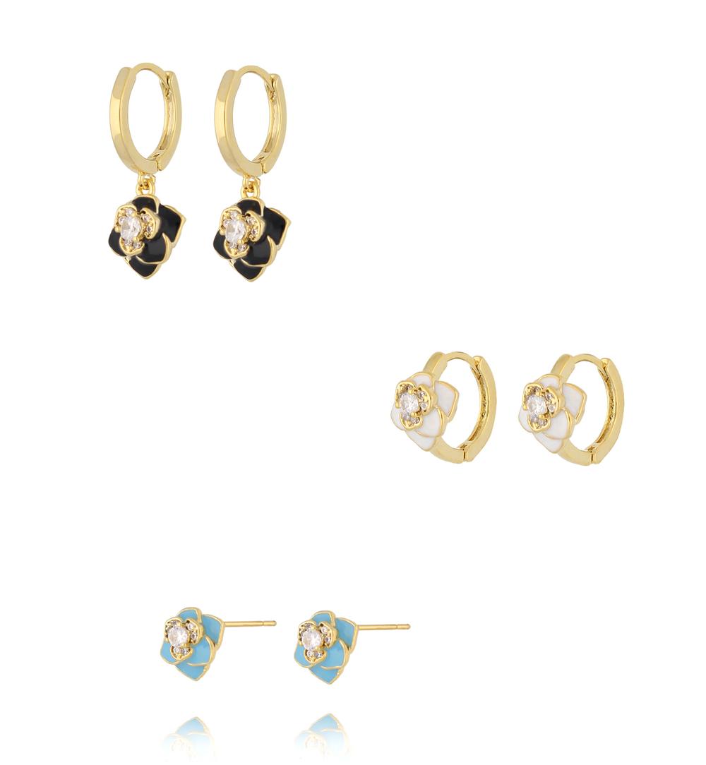 Zestaw trzech par kolczyków emaliowanych KMB0058