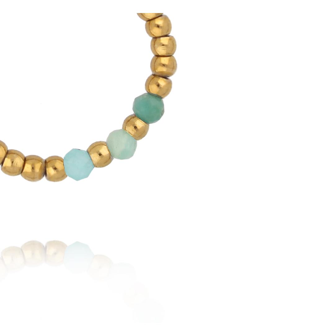 Pierścionek elastyczny ze złotych kuleczek z amazonitem PTW0618