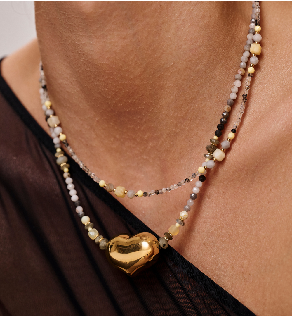 Zestaw naszyjników z naturalnych kamieni z pozłacanym sercem ZN0121