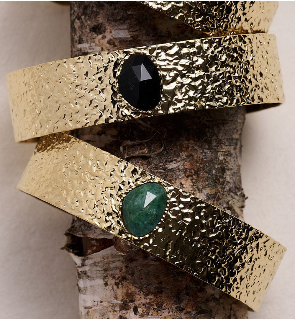 Bransoletka szeroka złocona z jadeitem afrykańskim BEA0020