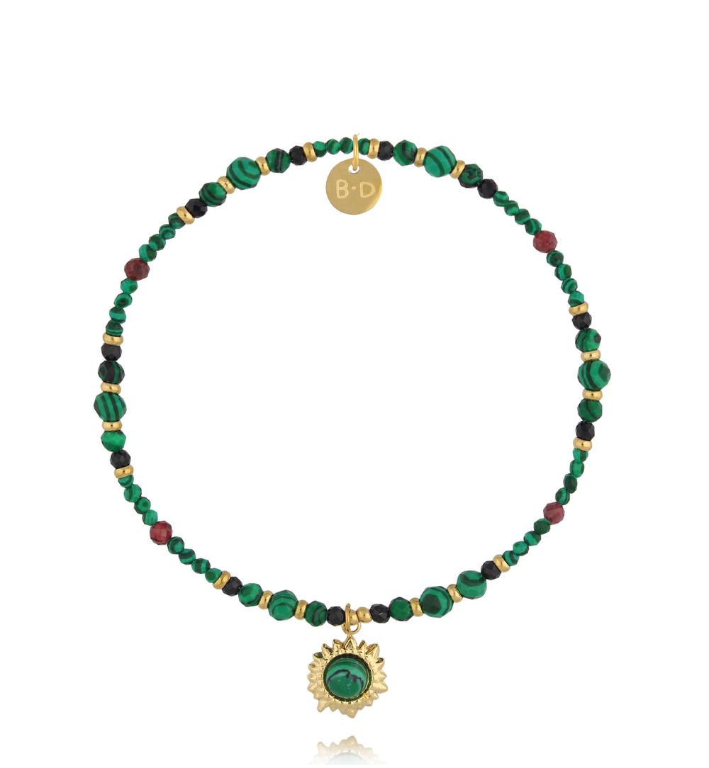 Bransoletka z malachitu ze złotą zawieszką BTW3515