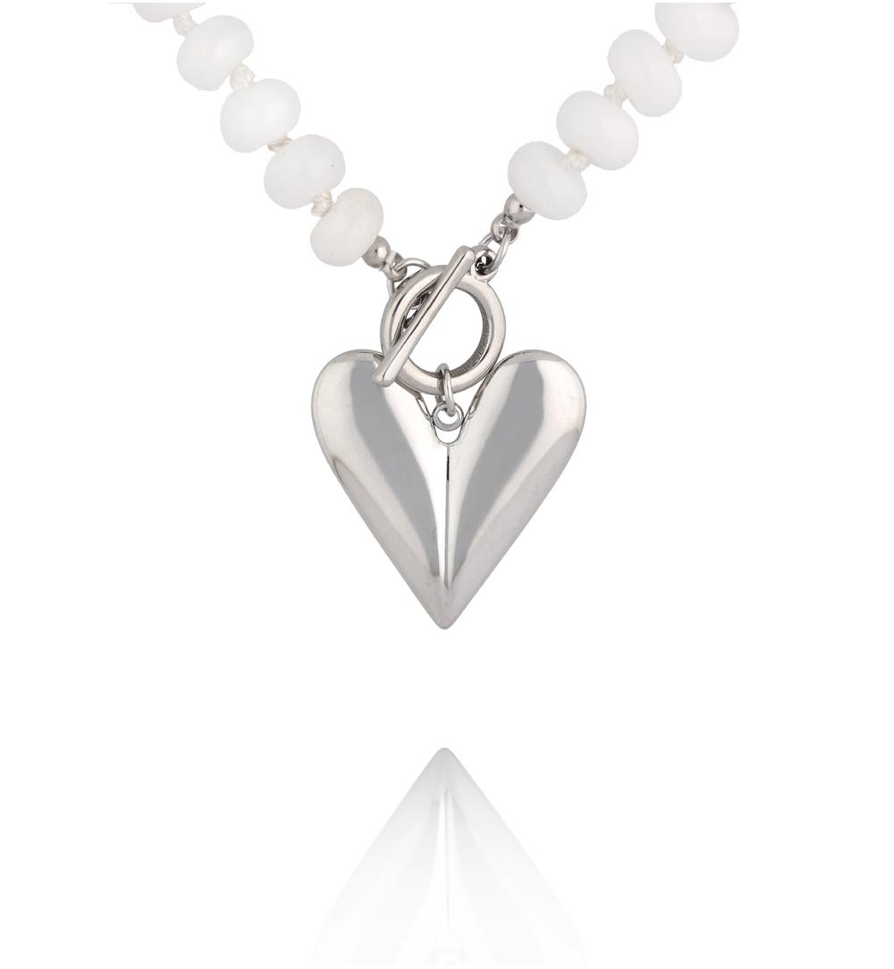 Naszyjnik z białego jadeitu z posrebrzanym sercem NPA1634