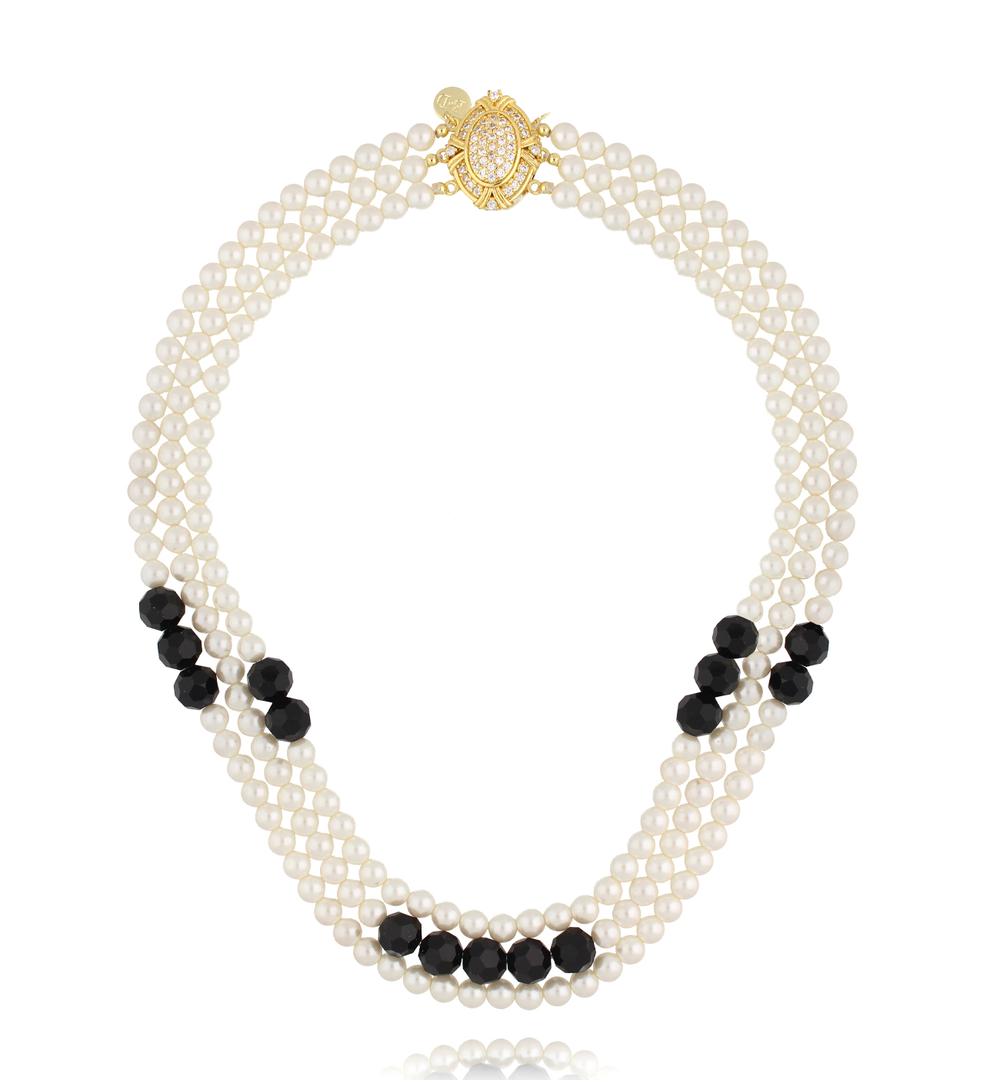 Naszyjnik z potrójnych pereł z czarnymi fasetowanymi kamieniami NS0344