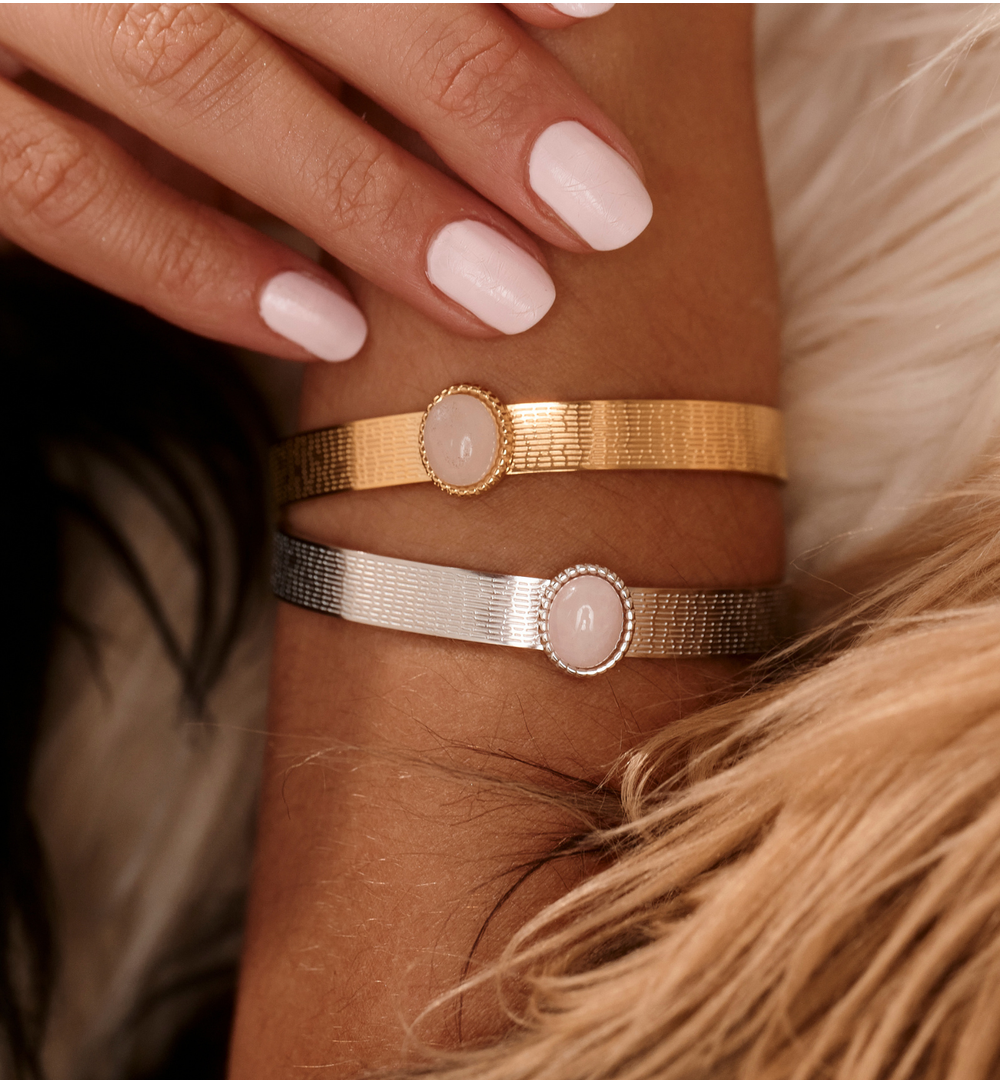 Bransoleta złota open cuff z kwarcem różowym BSY0478