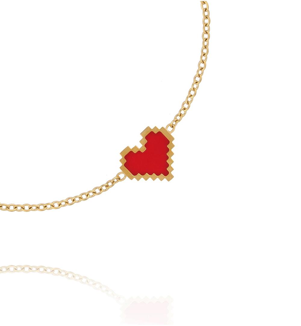 Bransoletka z czerwonym pikselowym sercem na złotym łańcuszku BSY0631