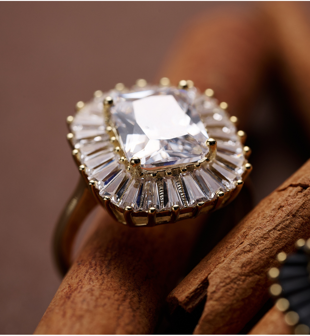 Pierścionek z transparentnymi kryształkami PSS0182