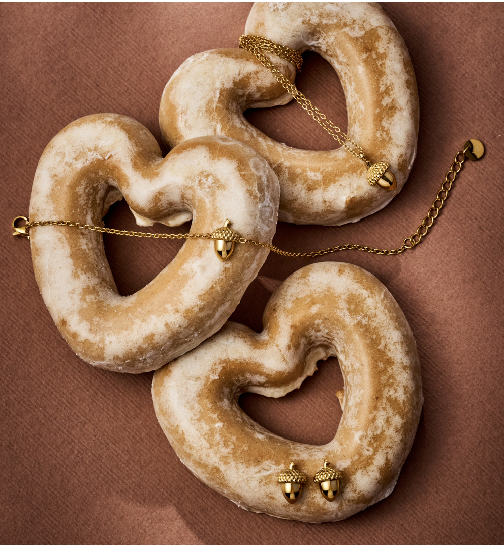 Zestaw świątecznej biżuterii ze złotymi żołędziami ZN0057