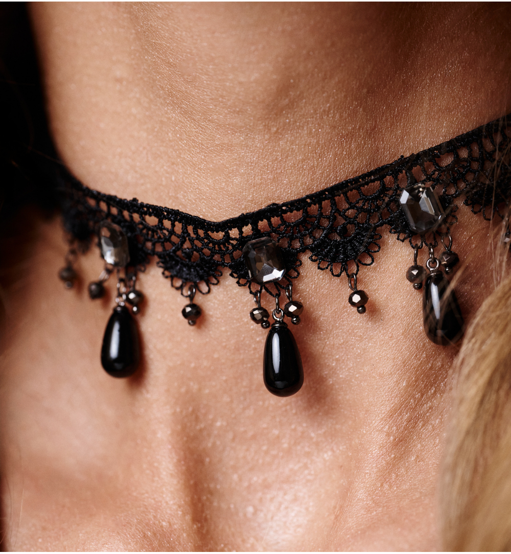 Choker czarny koronkowy z kryształami i kroplami onyksu NLU0047
