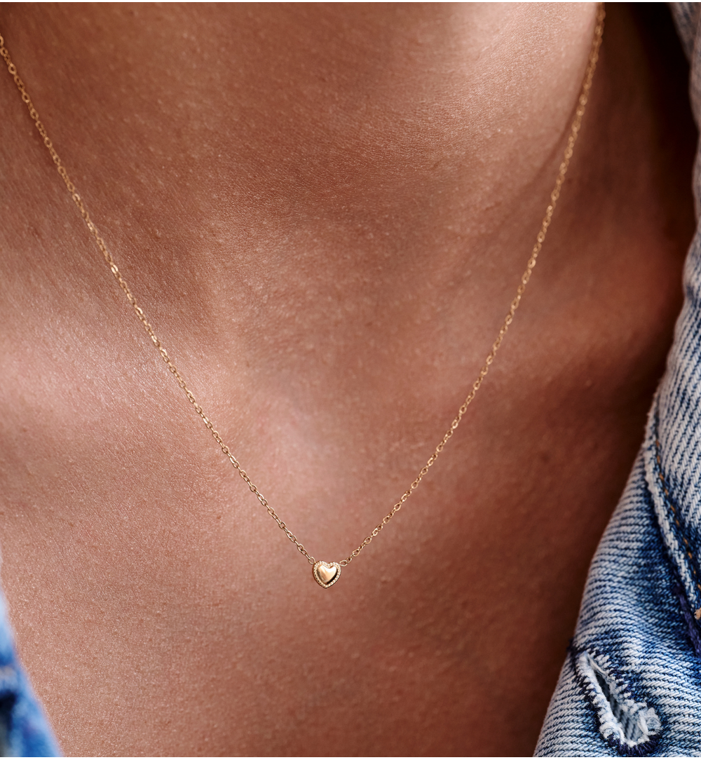 Naszyjnik z drobnym sercem złoty dla mamy NSY0760