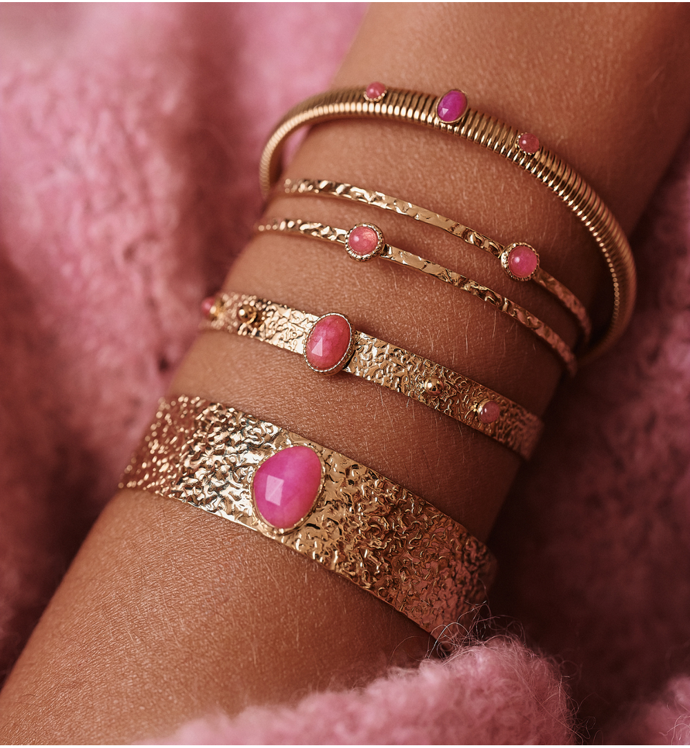 Bransoletka podwójna złocona z jadeitem fuksjowym BEA0027