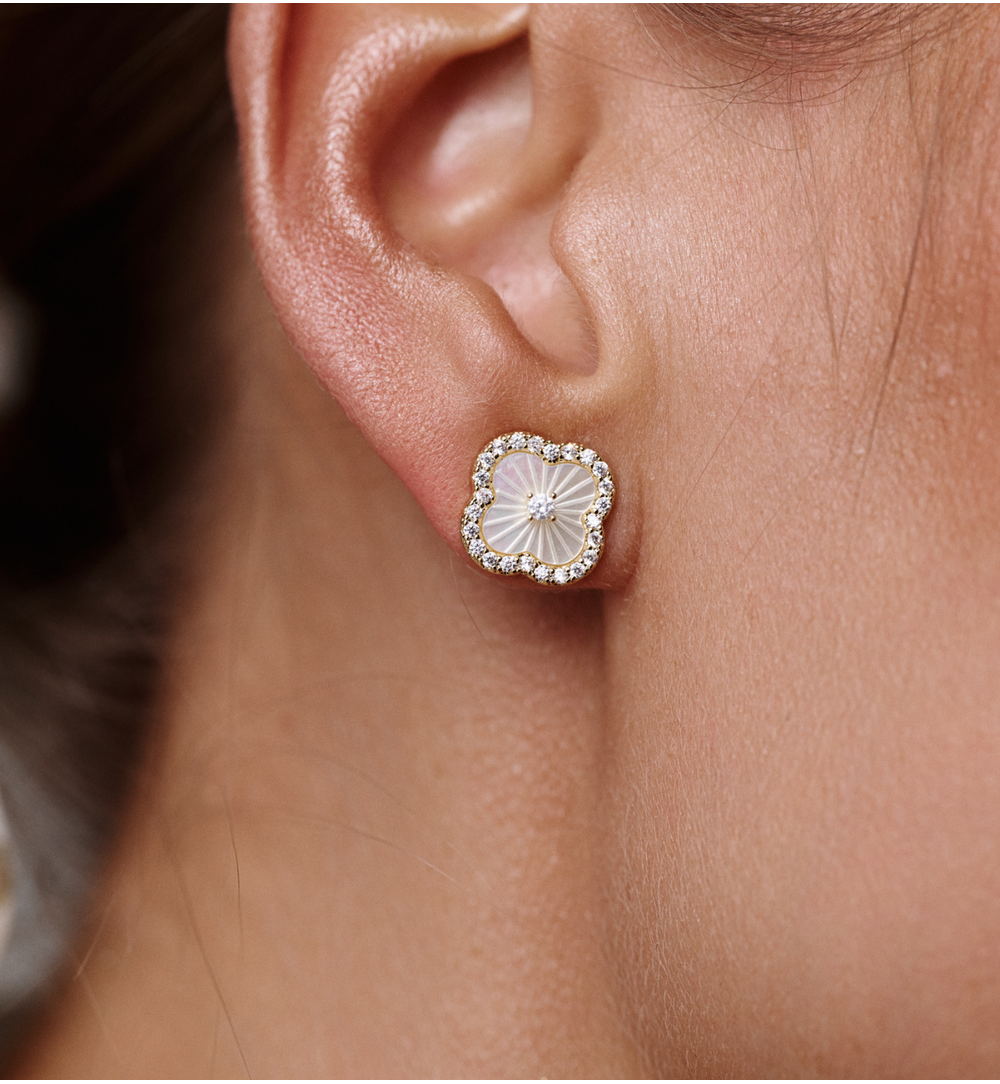 Kolczyki koniczynki z masy perłowej KSS2155