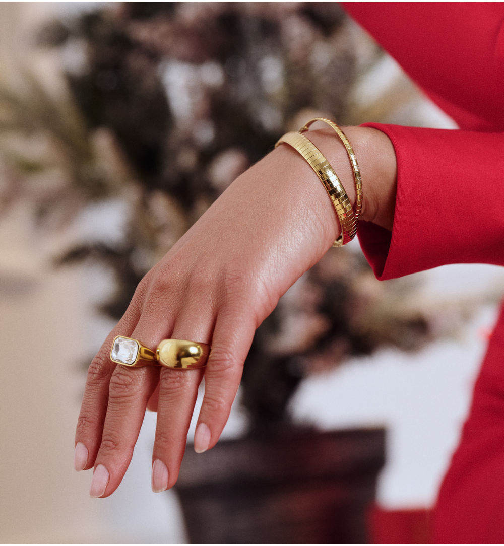 Delikatna złocona bransoletka typu żmijka BSY0407