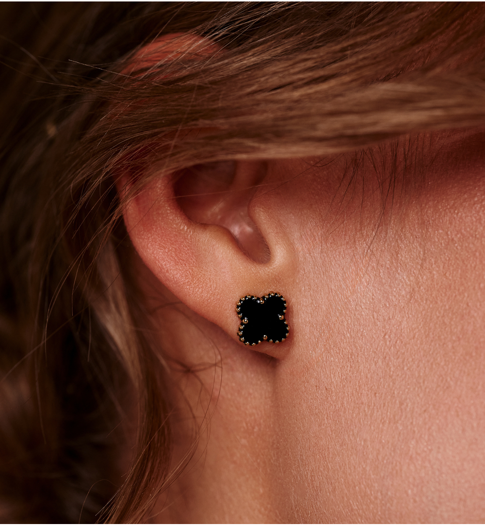 Kolczyki złocone z czarną koniczynką KSA2415