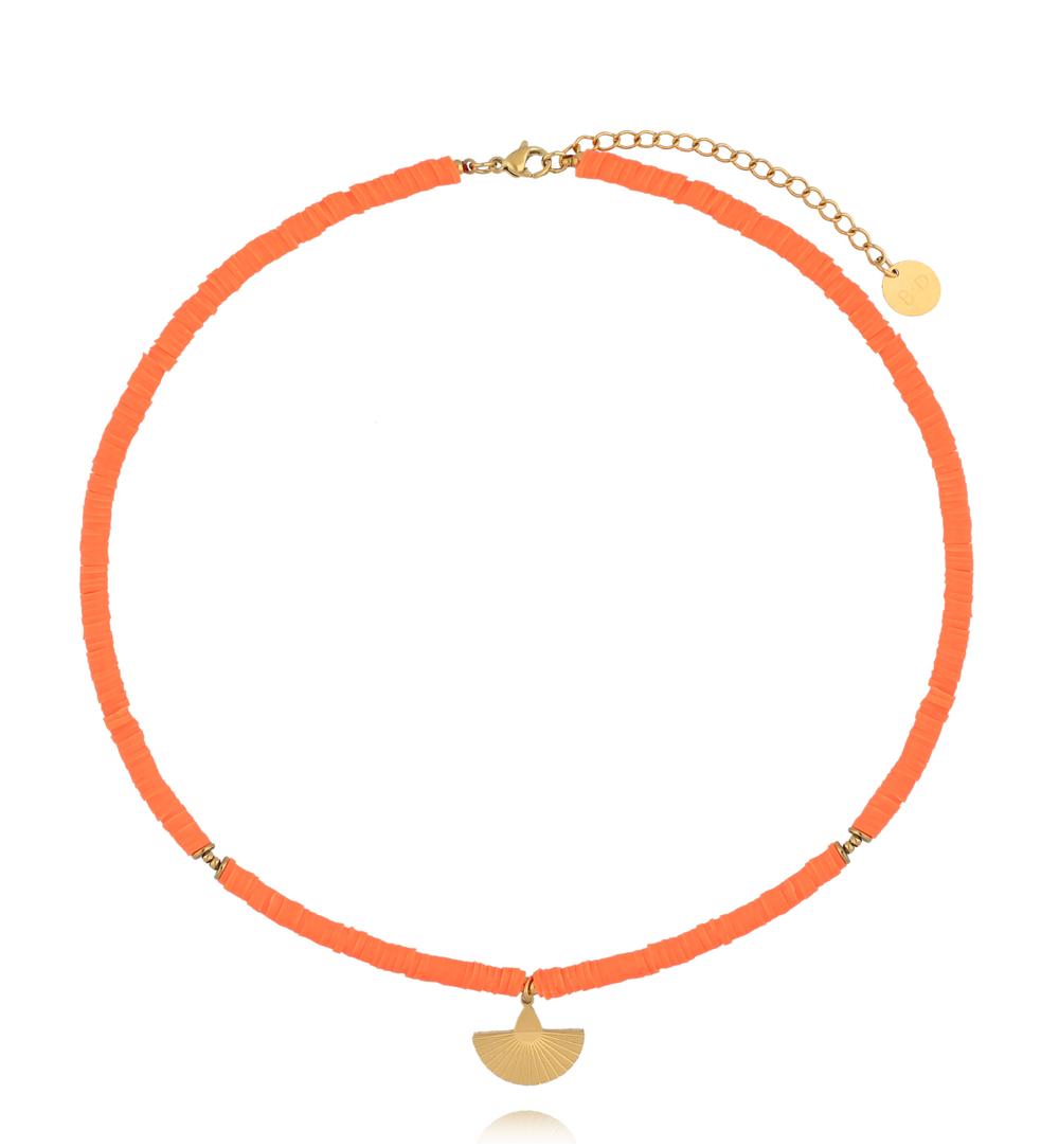 Naszyjnik z pomarańczowych koralików z zawieszką wachlarza NSH0126
